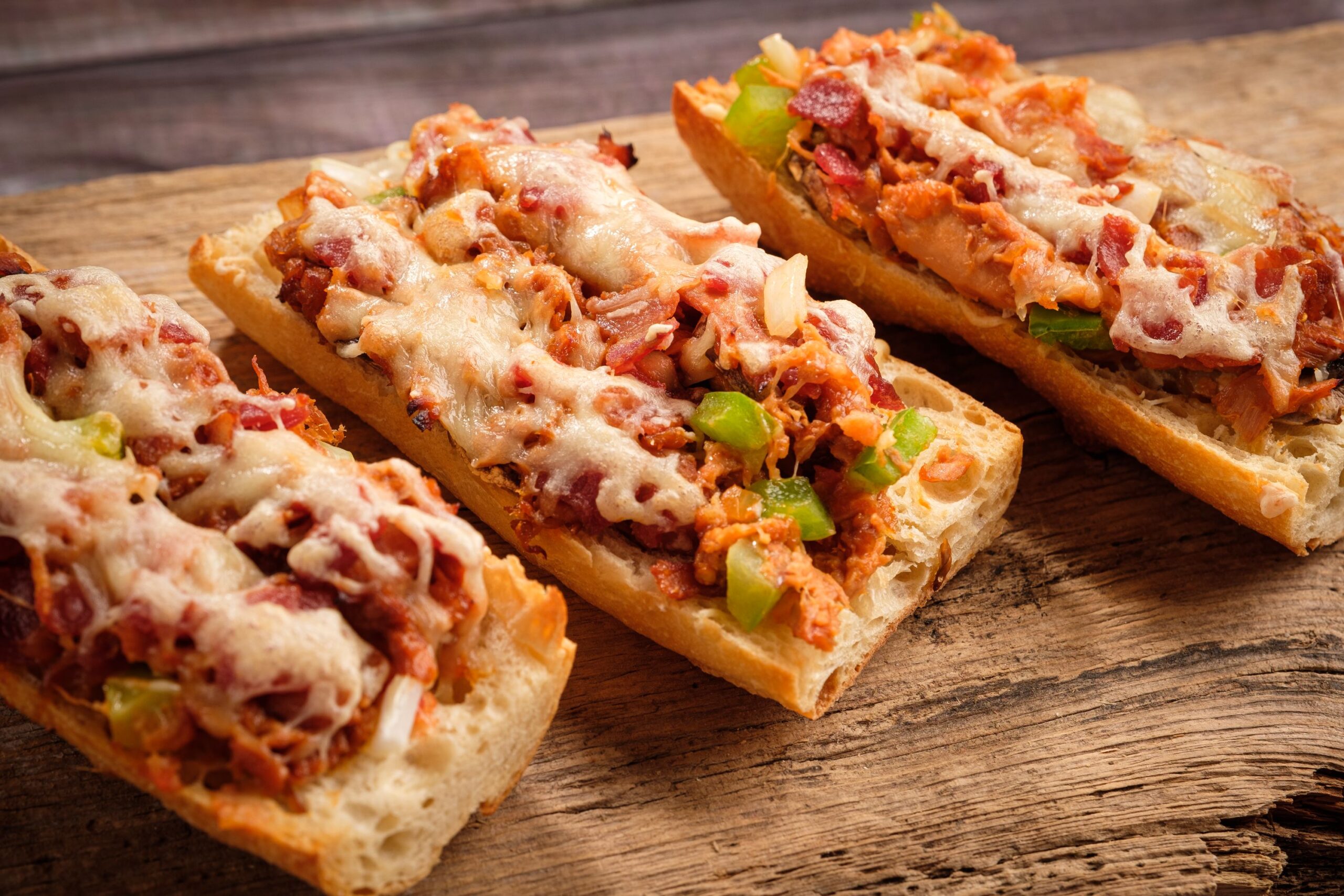 BRUNSWICK CRISPY THAI CHILI TUNA PIZZA